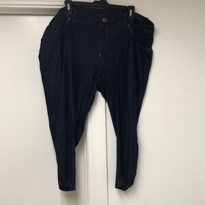 Bobbie Brooks, dark denim, ruched jean capris, 1X, super stretchy NWOT